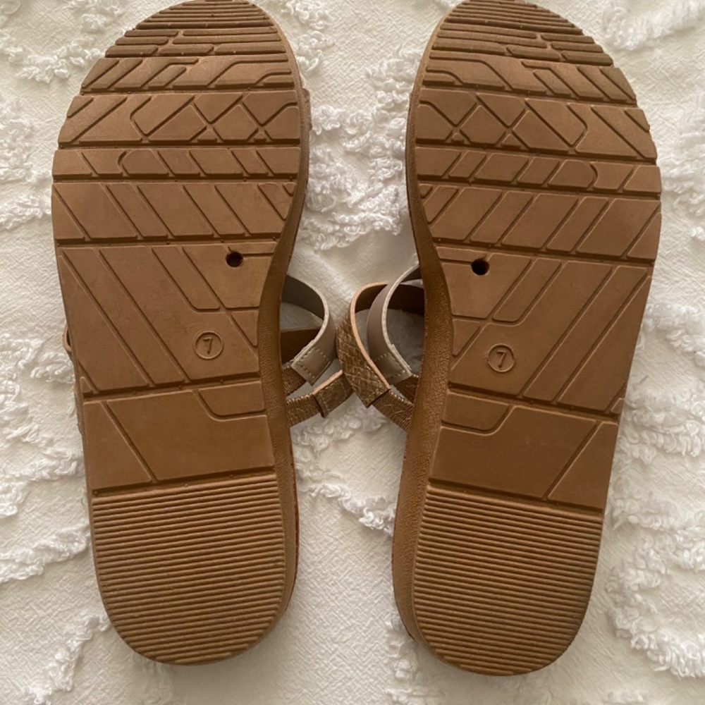 Sandals - Picture 3 of 3